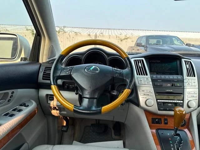 Used 2007 Millennium Silver Metallic Lexus 400h image 17