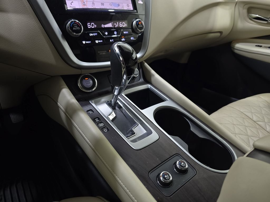 Used 2020 White Nissan Platinum image 28