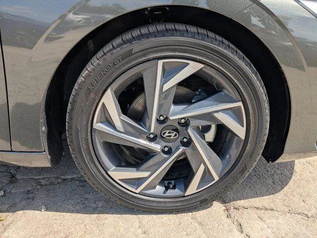 2025 Hyundai Elantra SEL - Photo 35