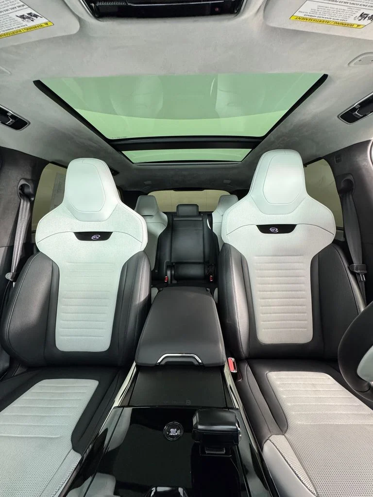 Used 2025 Velocity Blue SV Bespoke Ultra Metallic Satin Land Rover SV Edition Two image 19