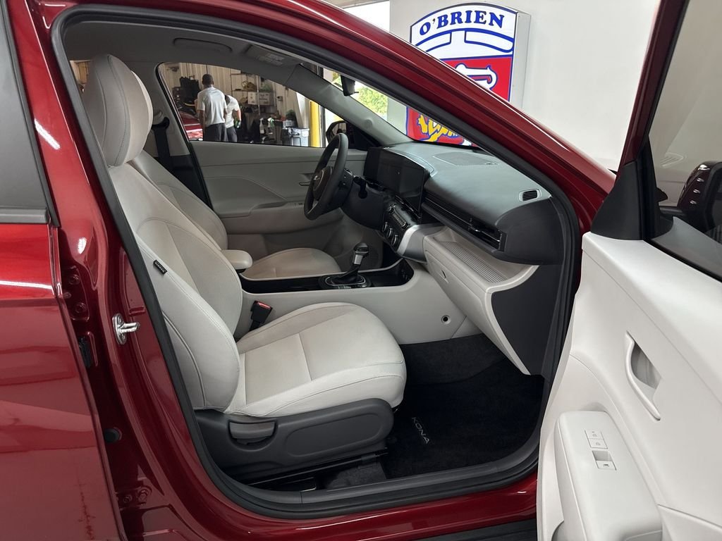 Used 2024 Red Metallic Hyundai SE image 17