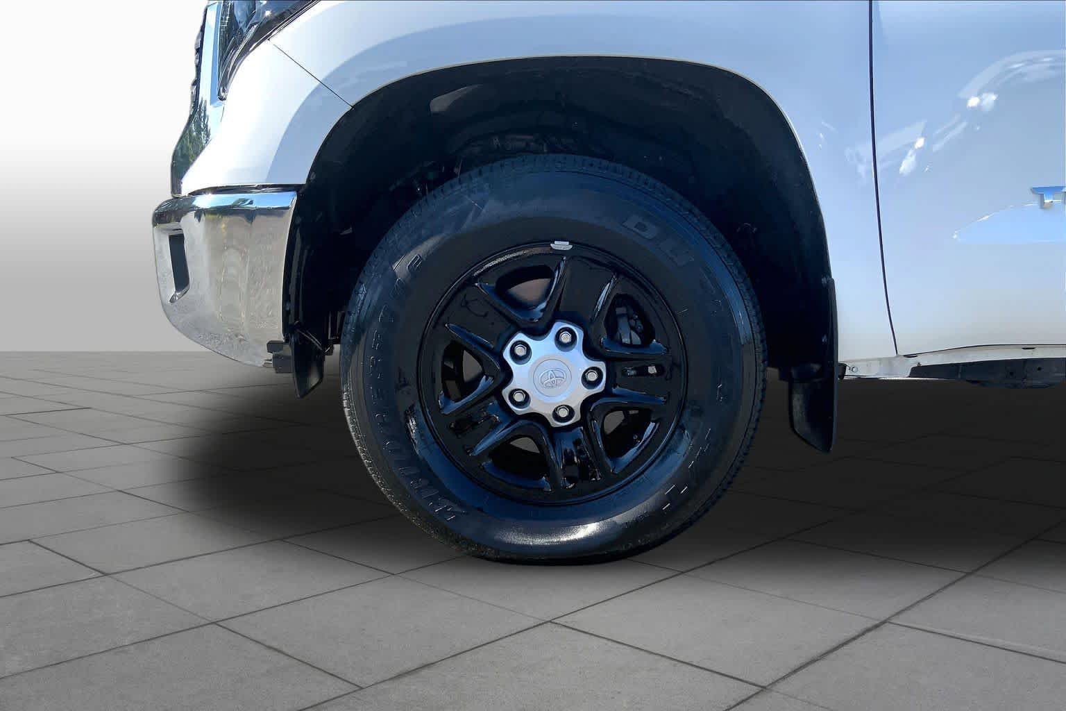 Used 2021 Super White Toyota SR5 image 11