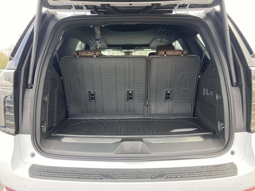New 2026 Polar White Tricoat Chevrolet High Country image 11