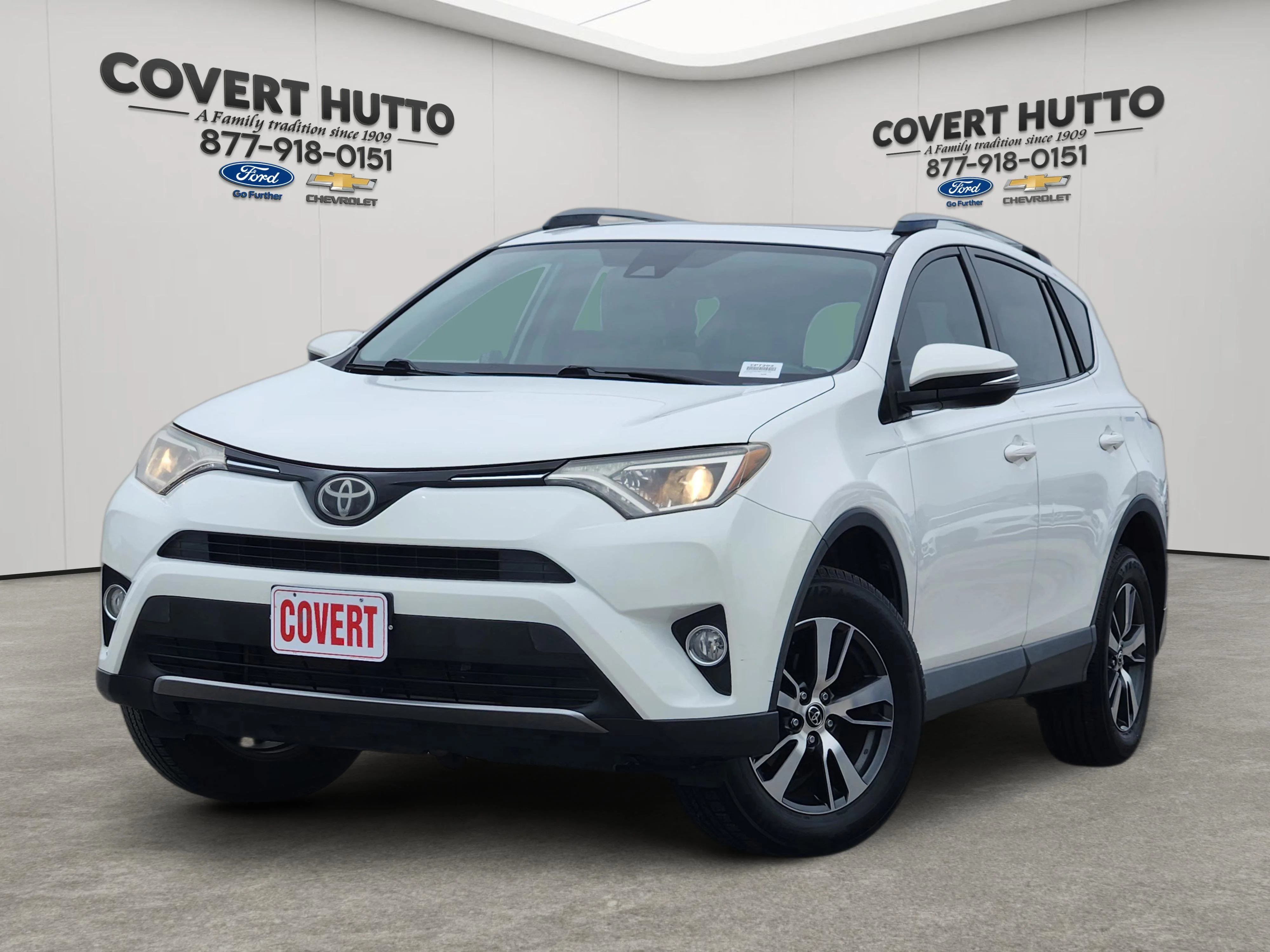 Used 2017  Toyota XLE image 1
