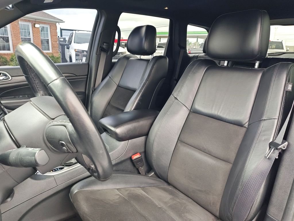 Used 2019 White Jeep Altitude image 13