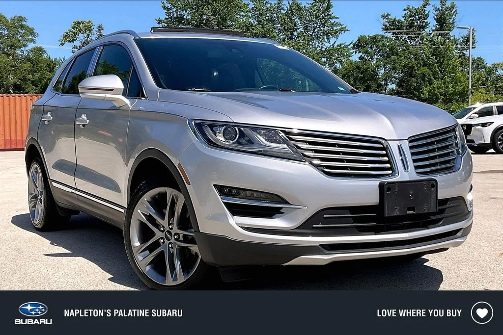 Used 2015 Silver Lincoln Base image 1