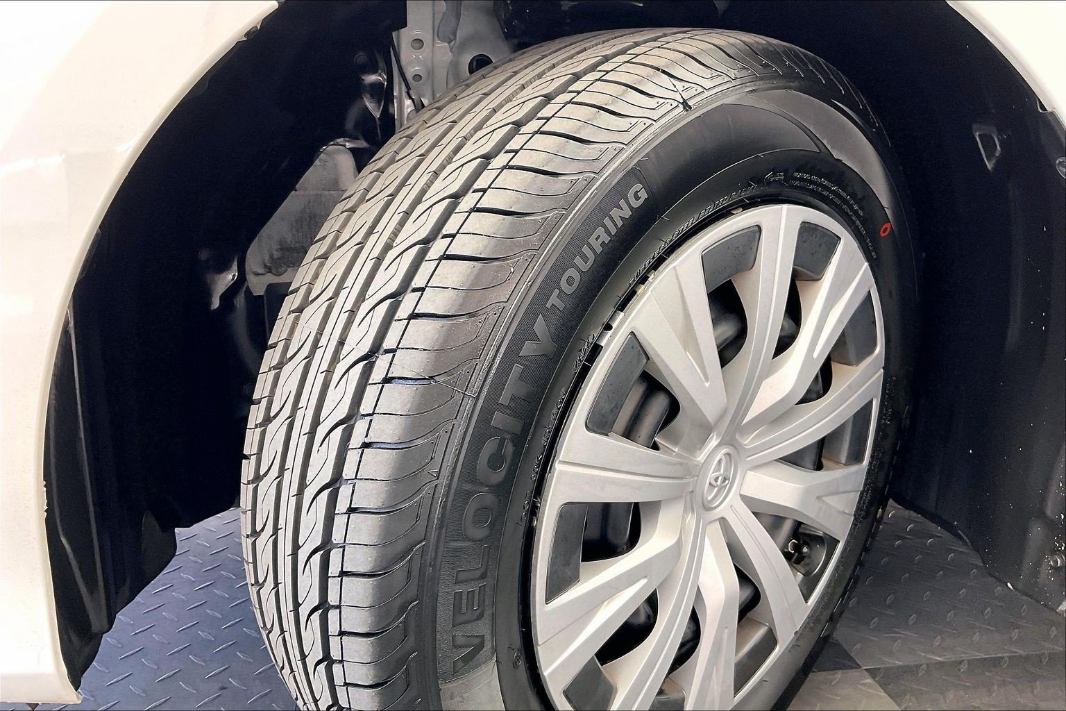 Used 2020 Super White Toyota LE image 34