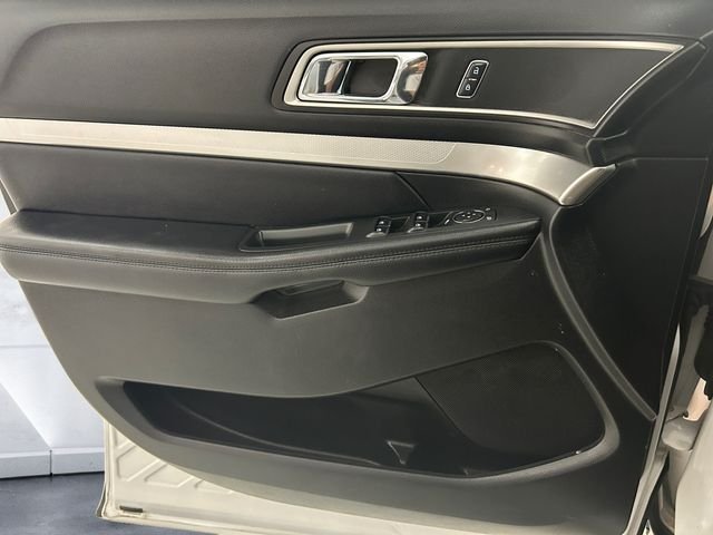 Used 2016 White Ford XLT image 12