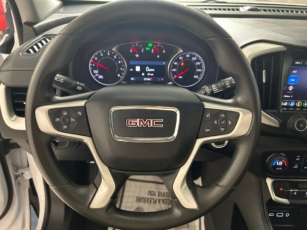 Used 2024 White GMC SLE image 9