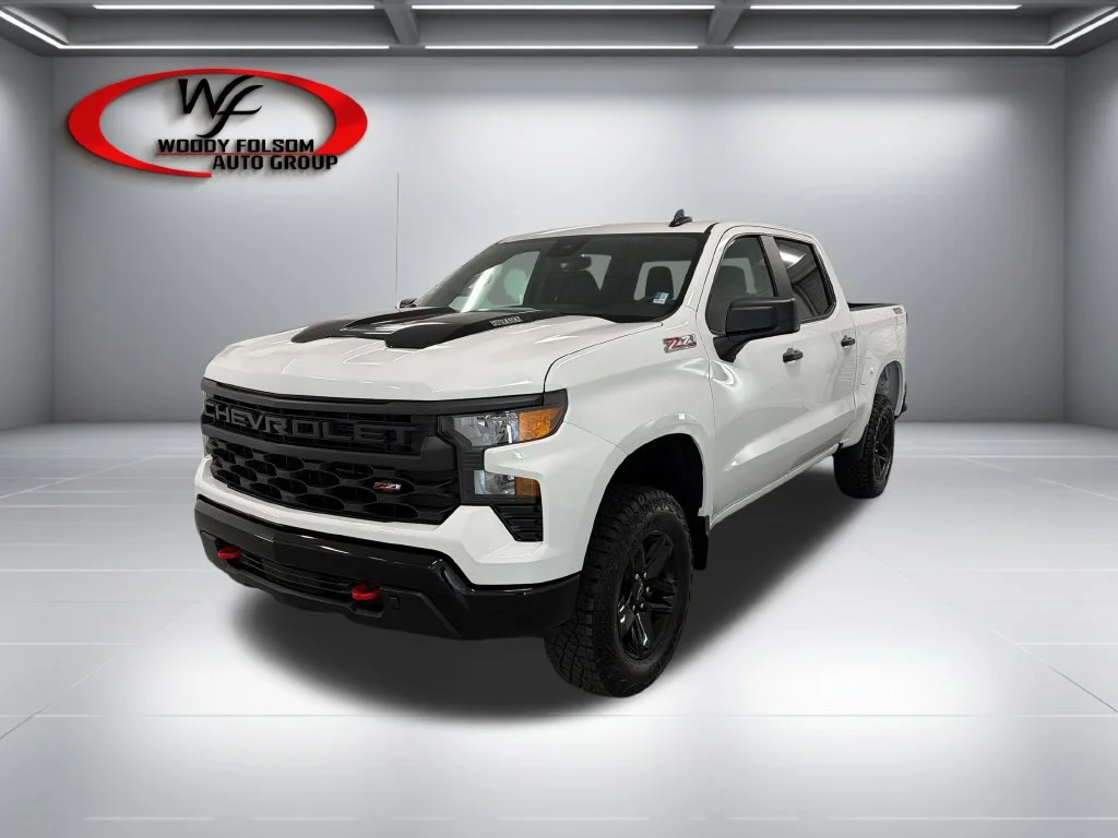 New 2026 Summit White Chevrolet Custom Trail Boss image 3