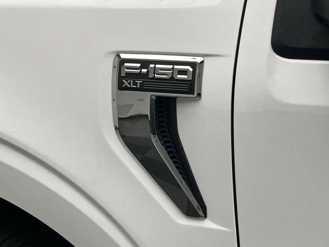 Used 2025 Oxford White Ford XLT image 29