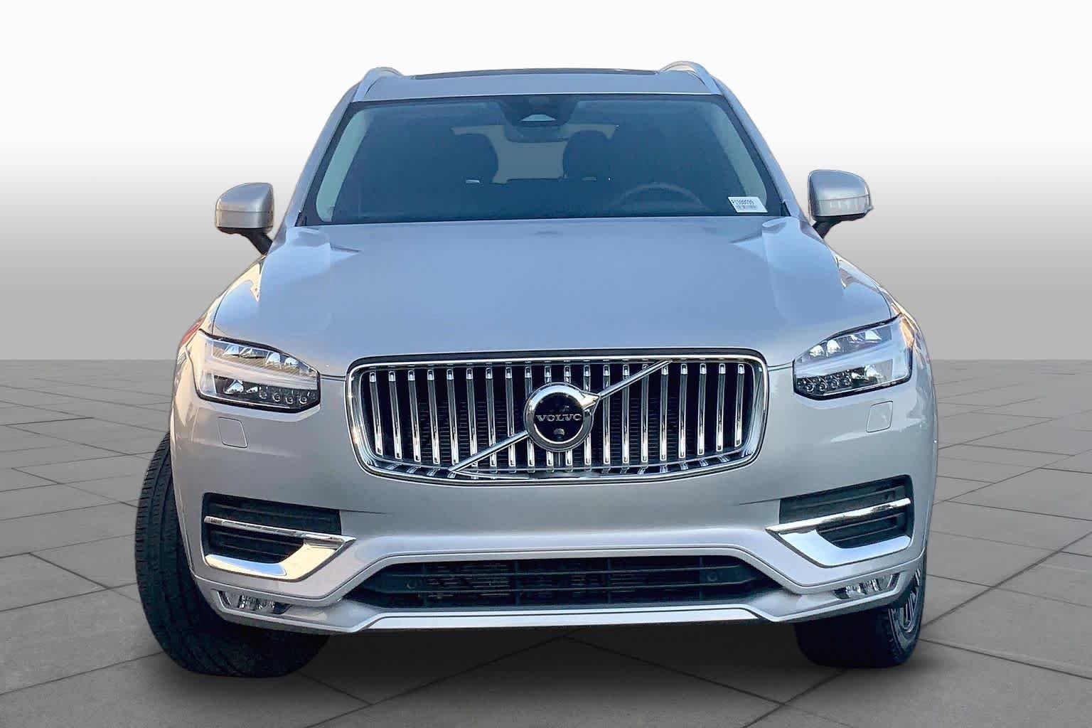 Used 2023 Silver Dawn Metallic Volvo Plus image 4