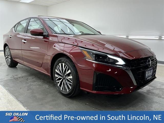 Used 2024 Scarlet Ember Nissan 2.5 SV image 3