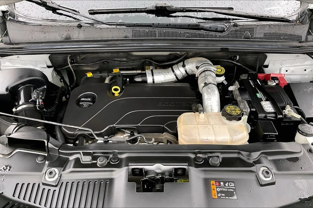 Used 2022 Silver Chevrolet LS image 31