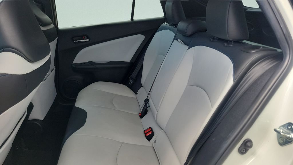 Certified Used 2017 White Toyota Four Touring image 10