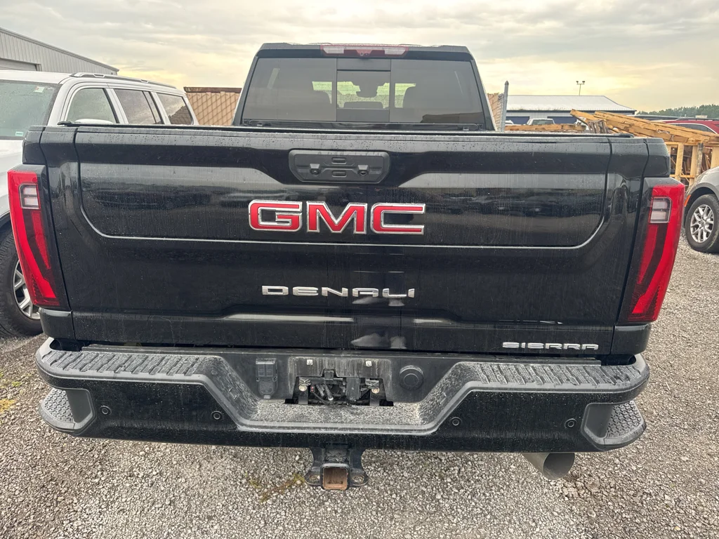 Used 2024 Onyx Black GMC Denali image 6