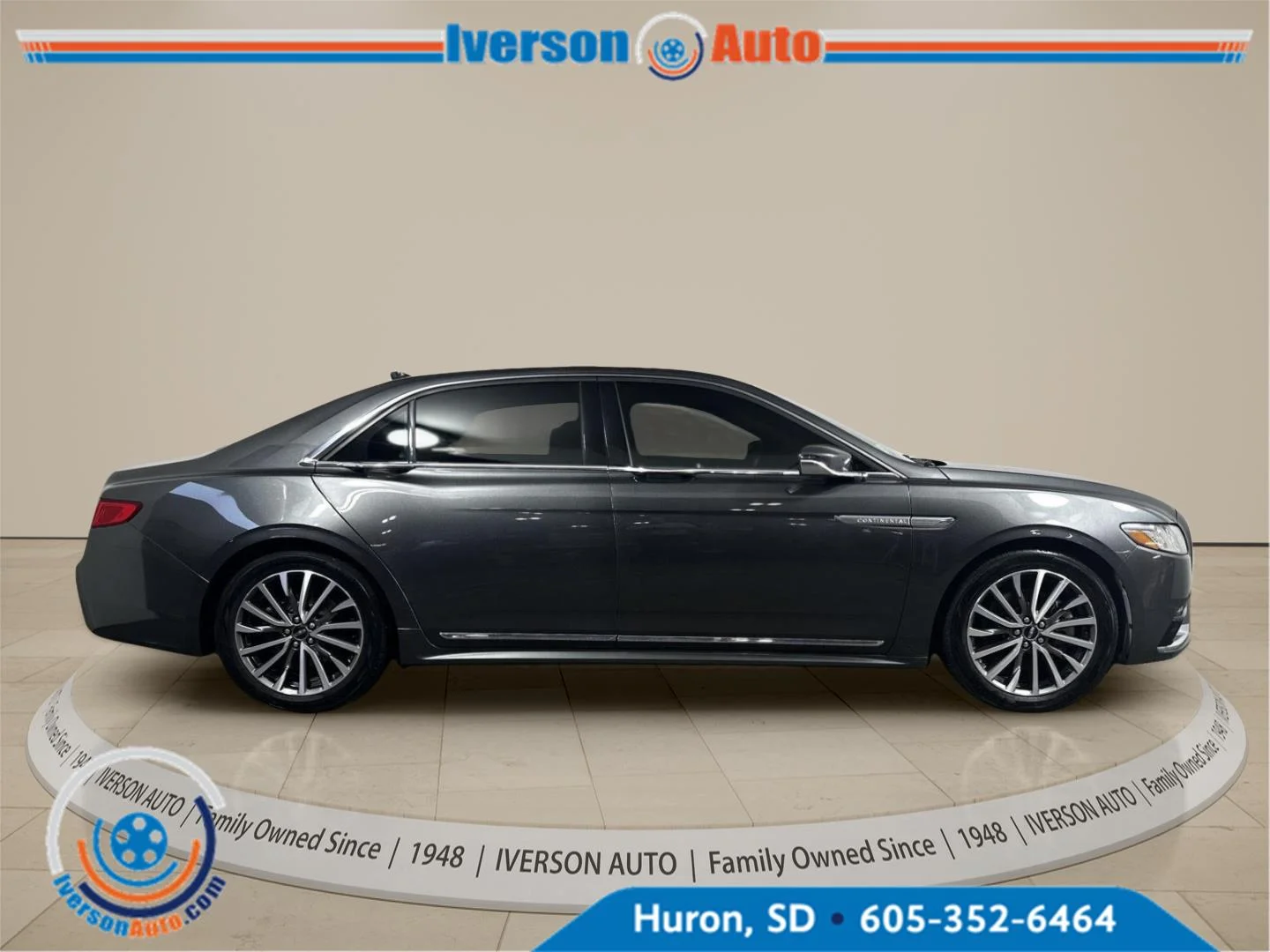 Used 2019 Gray Lincoln Select image 11
