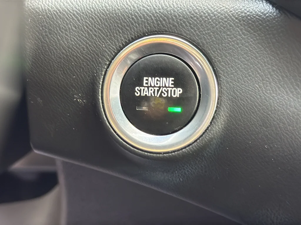 Used 2022 Blue GMC SLT image 12