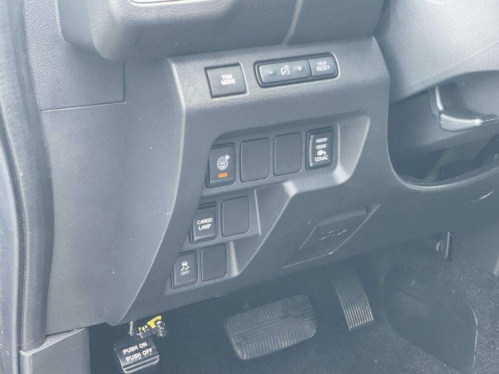 Used 2025 Gray Nissan SV image 17