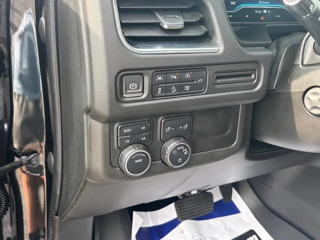 Used 2022 Black Chevrolet Z71 image 9
