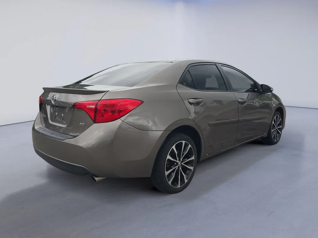 Used 2018 Falcon Gray Metallic Toyota SE image 7