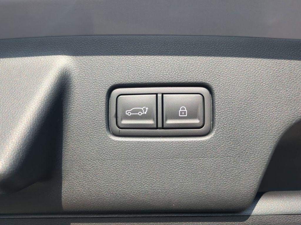 New 2026 Silver Hyundai SEL 8P image 15