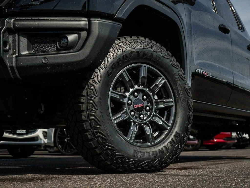 2026 GMC Sierra 1500 AT4X - Photo 6