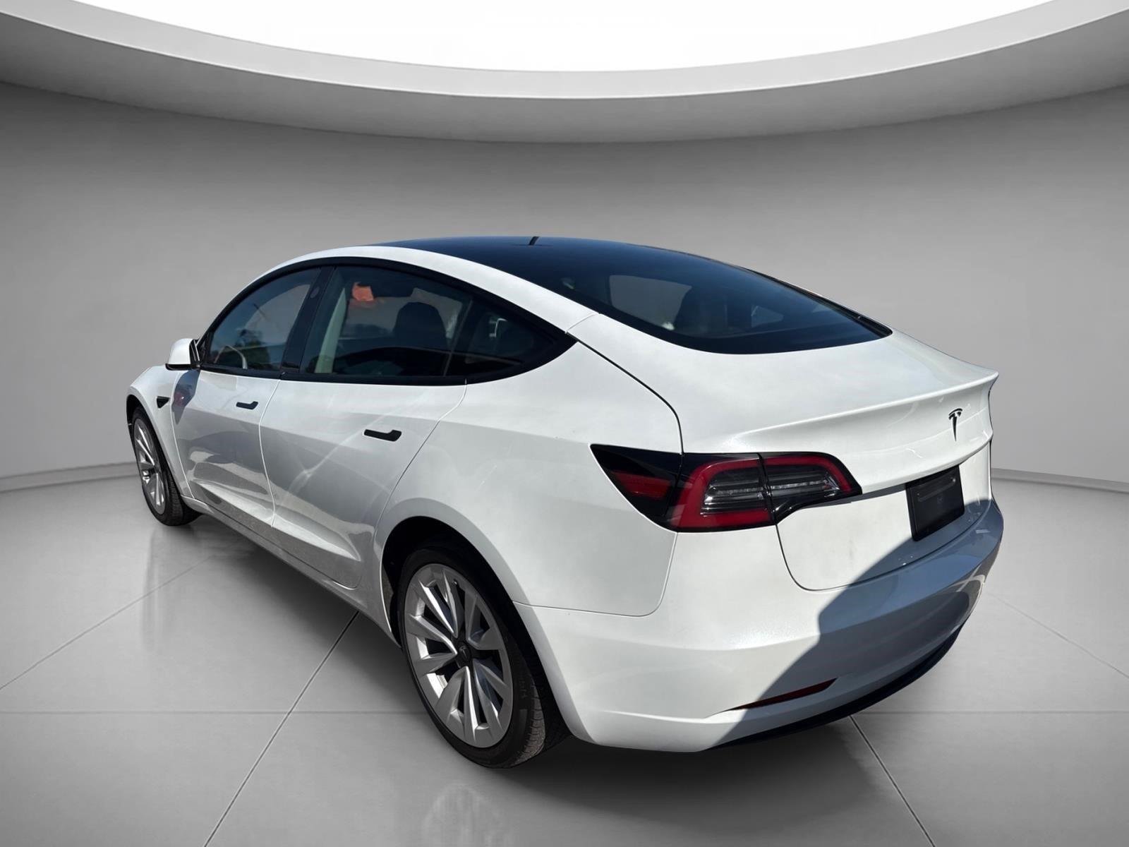 Used 2023  Tesla  image 8