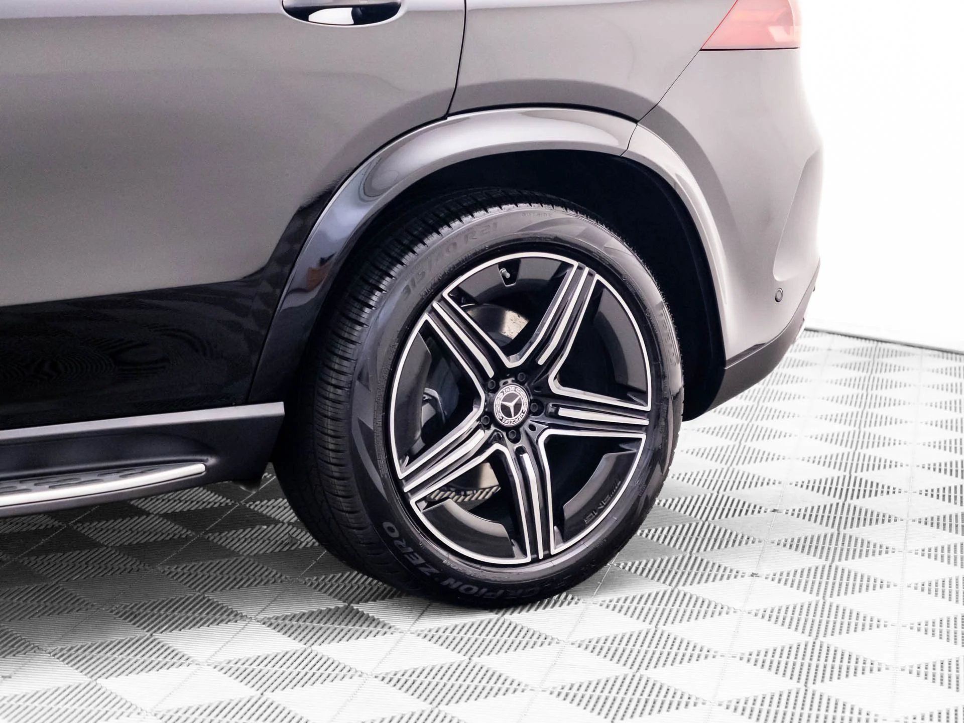 New 2026 Black Mercedes-Benz GLE 450 image 36