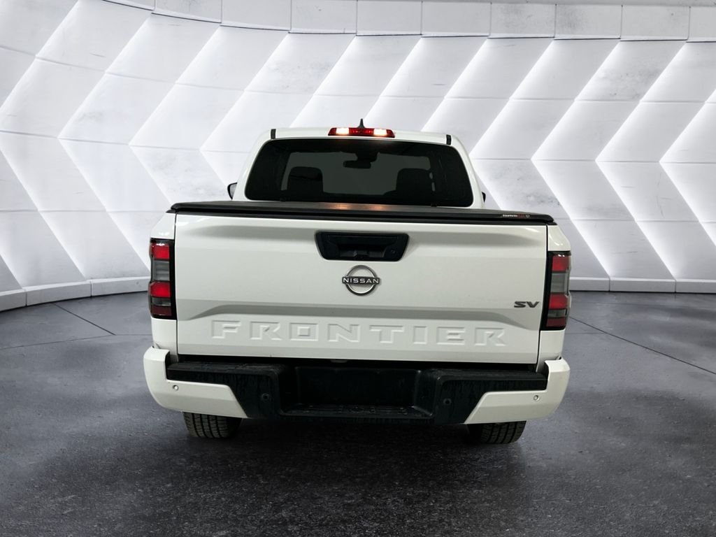 Used 2022 White Nissan SV image 5