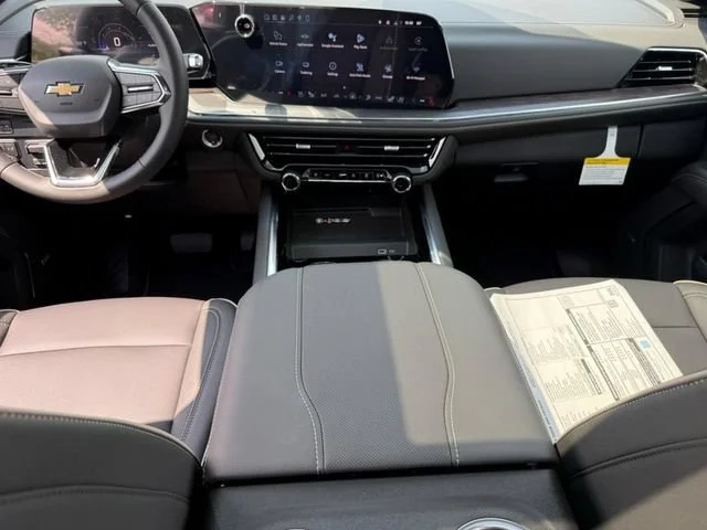 New 2026 Polar White Tricoat Chevrolet Premier image 9