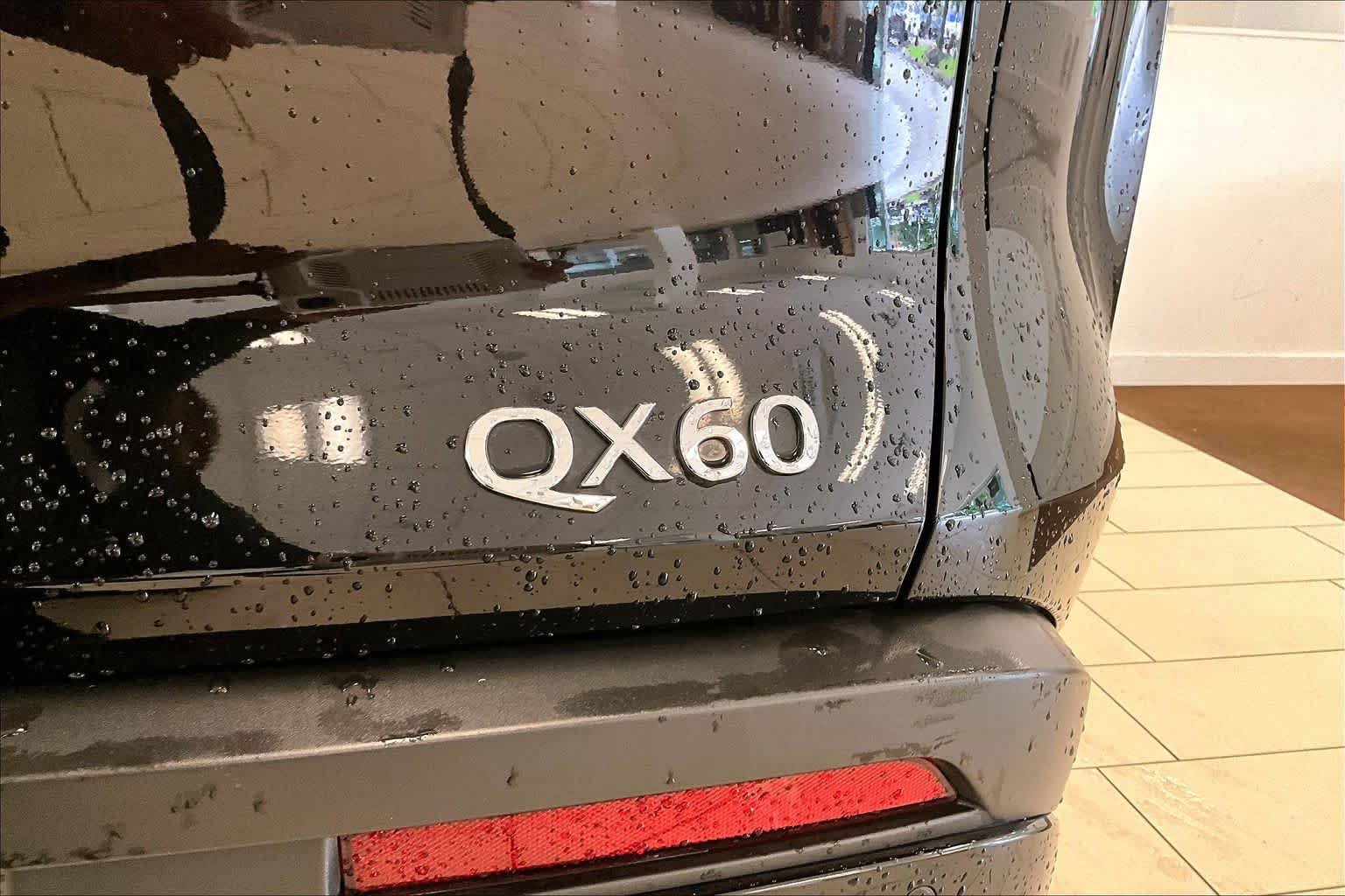 Used 2025 Mineral Black INFINITI LUXE image 28