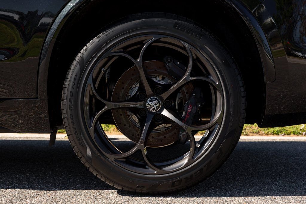 2024 Alfa Romeo Stelvio Quadrifoglio - Photo 16
