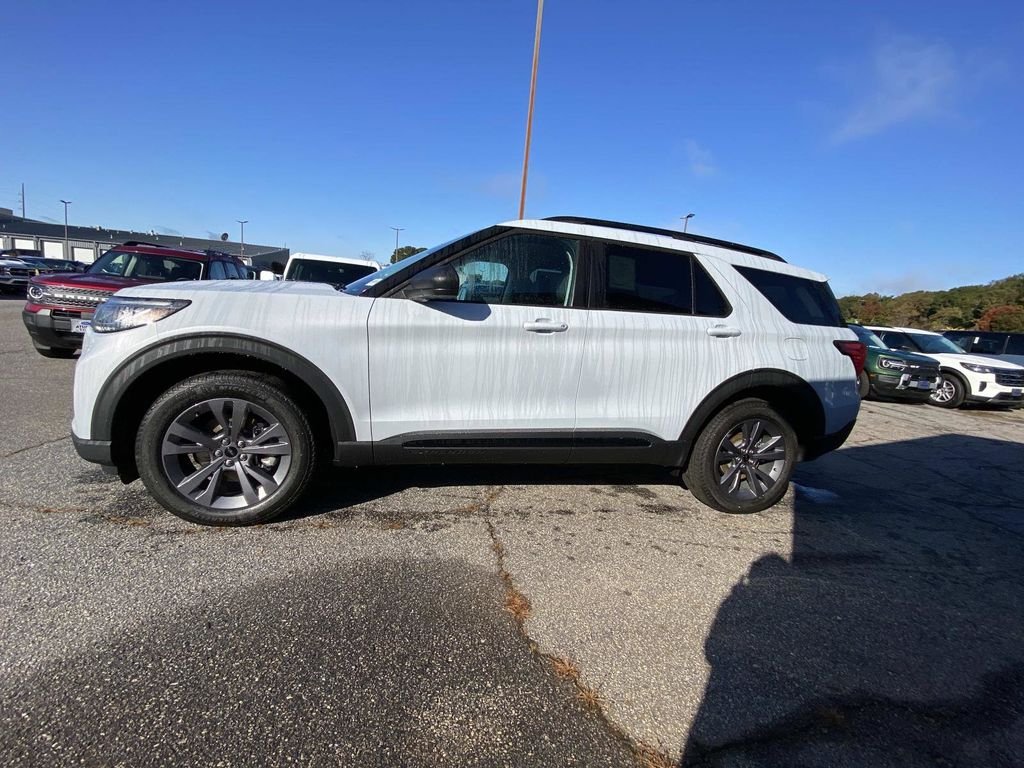 2026 Ford Explorer Active - Photo 6
