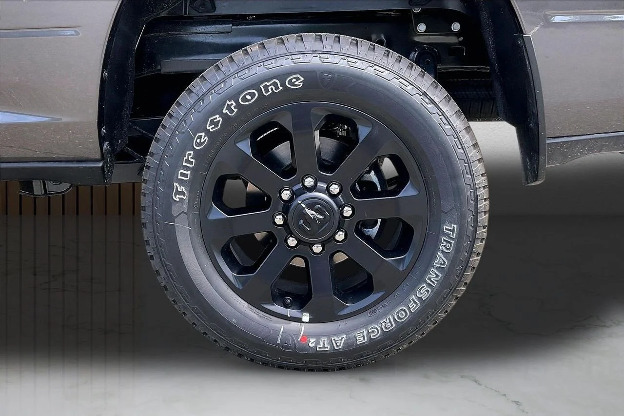 New 2026 Granite Crystal Metallic Clear-Coat Exterior Paint RAM Laramie image 66