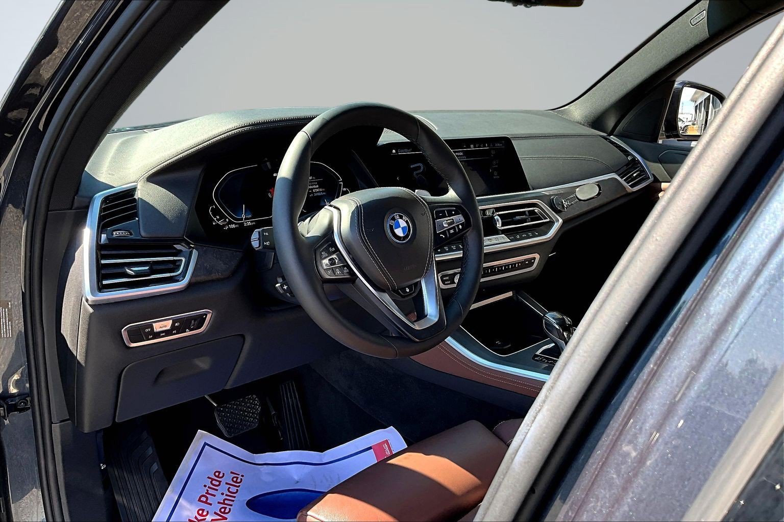 Used 2022 Gray BMW xDrive45e image 18