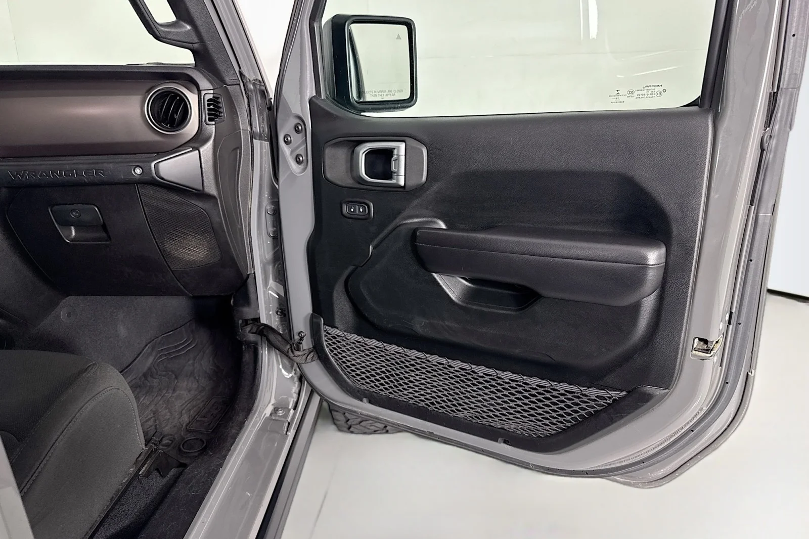Used 2020 Sting-Gray Clearcoat Jeep Sport 4X4 image 22