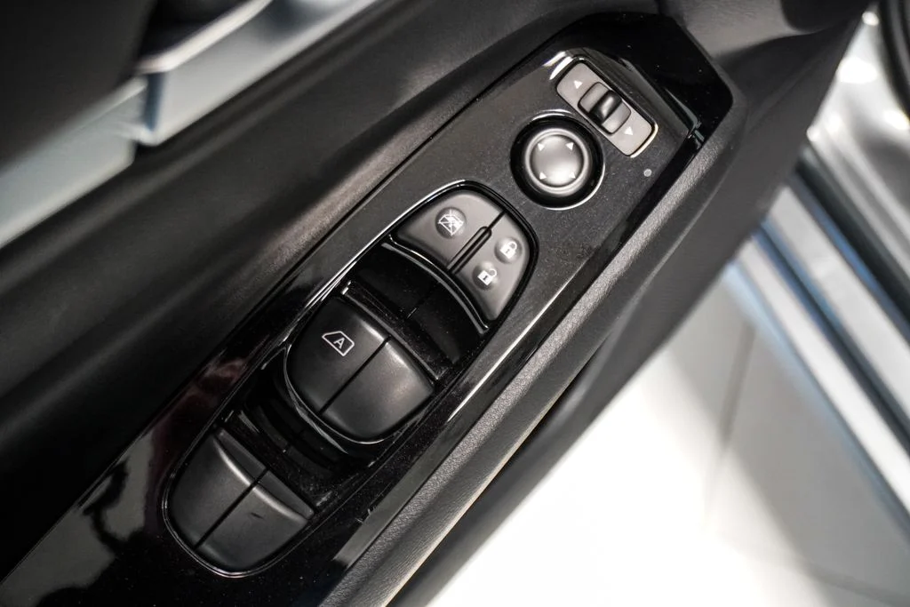 Used 2025 Gray Nissan 2.5 SR image 24