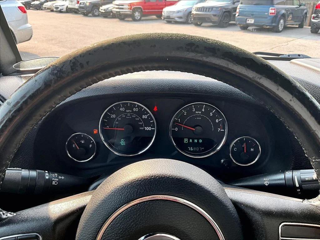 Used 2017 Black Jeep Sahara image 21