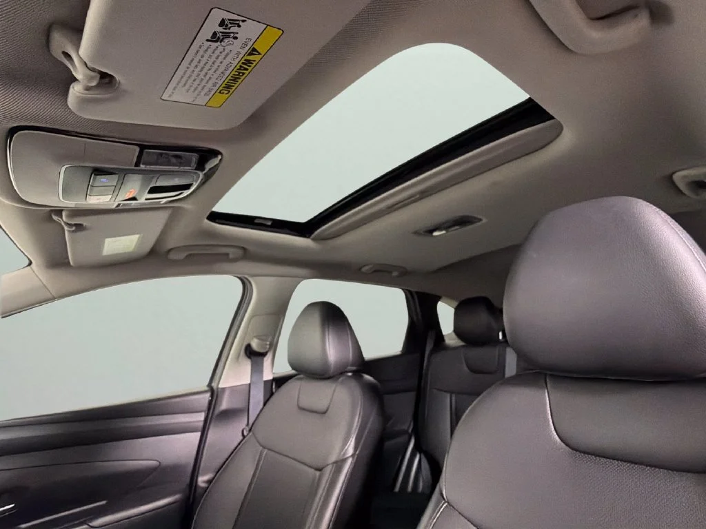 Used 2025 Gray Hyundai SEL Convenience image 28
