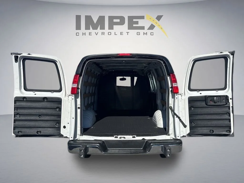 Used 2023 Summit White Chevrolet WT image 10