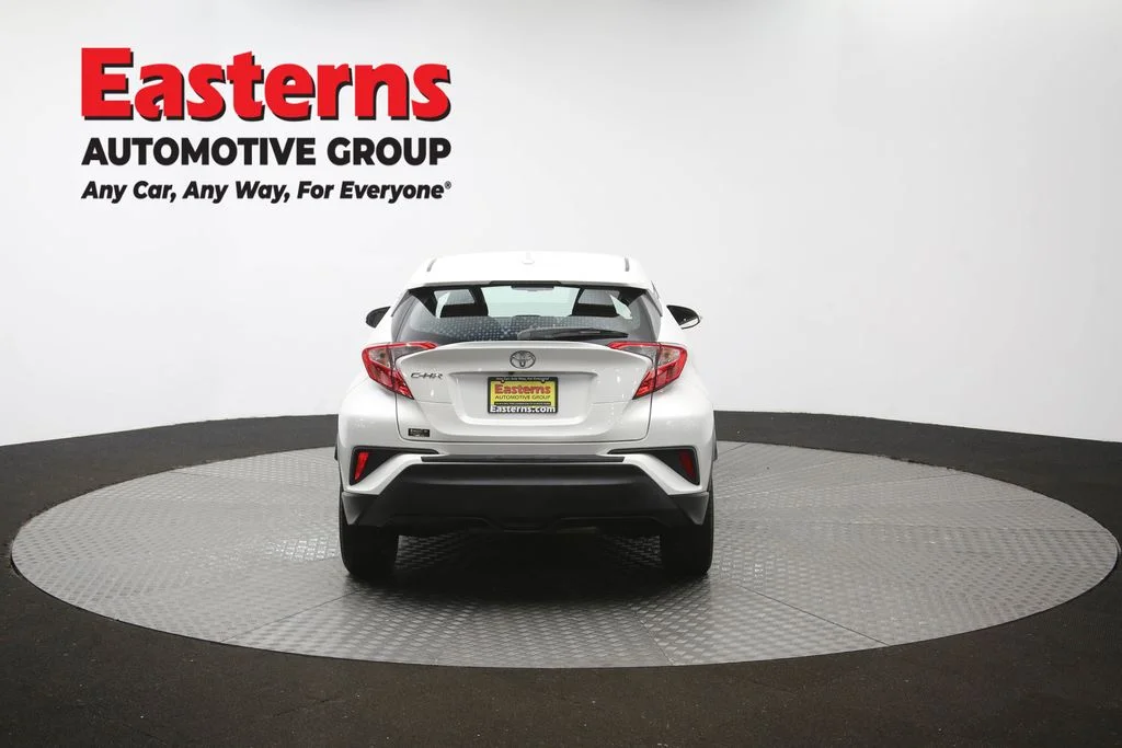 Used 2018 White Toyota XLE Premium image 36