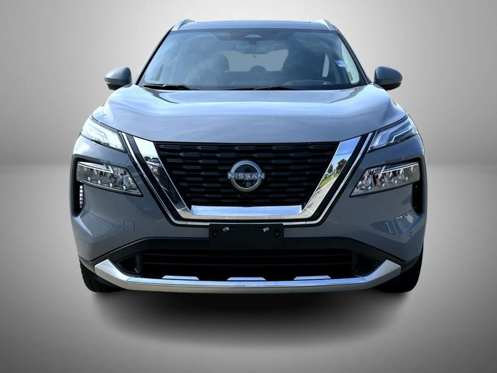 Used 2023 Gray Nissan Platinum image 2