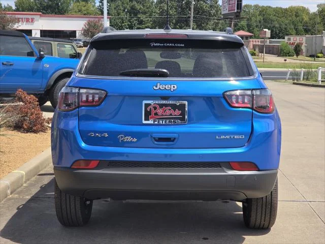 New 2026 Hydro Blue Pearl-Coat Exterior Paint Jeep Limited image 4