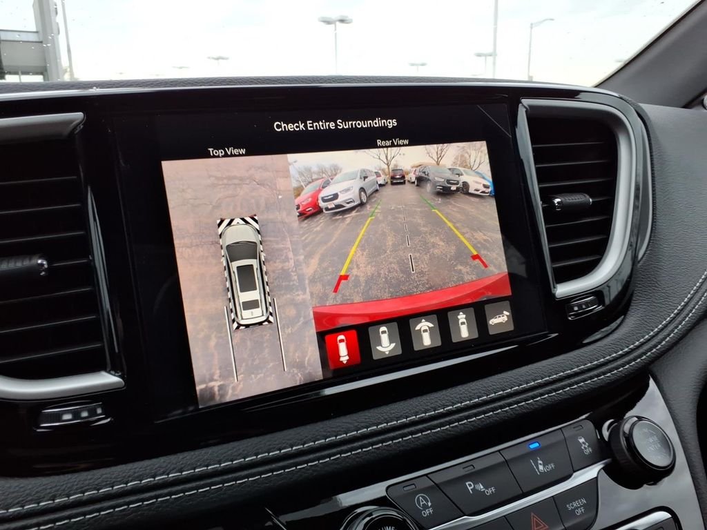 New 2026 Red Hot Pearl-Coat Exterior Paint Chrysler Select image 19