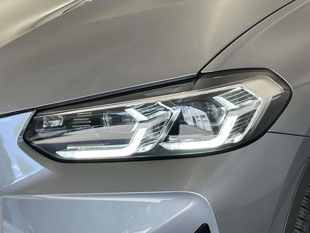 Used 2023 Gray BMW xDrive30i image 10