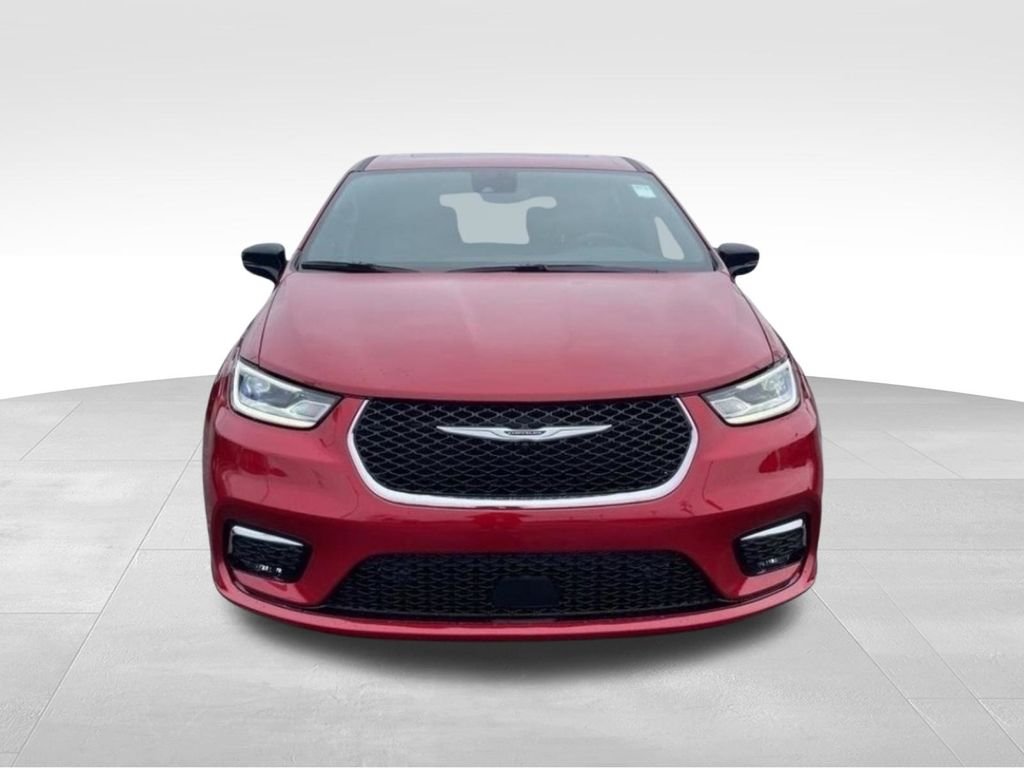 New 2026 Red Hot Pearl-Coat Exterior Paint Chrysler Select image 8