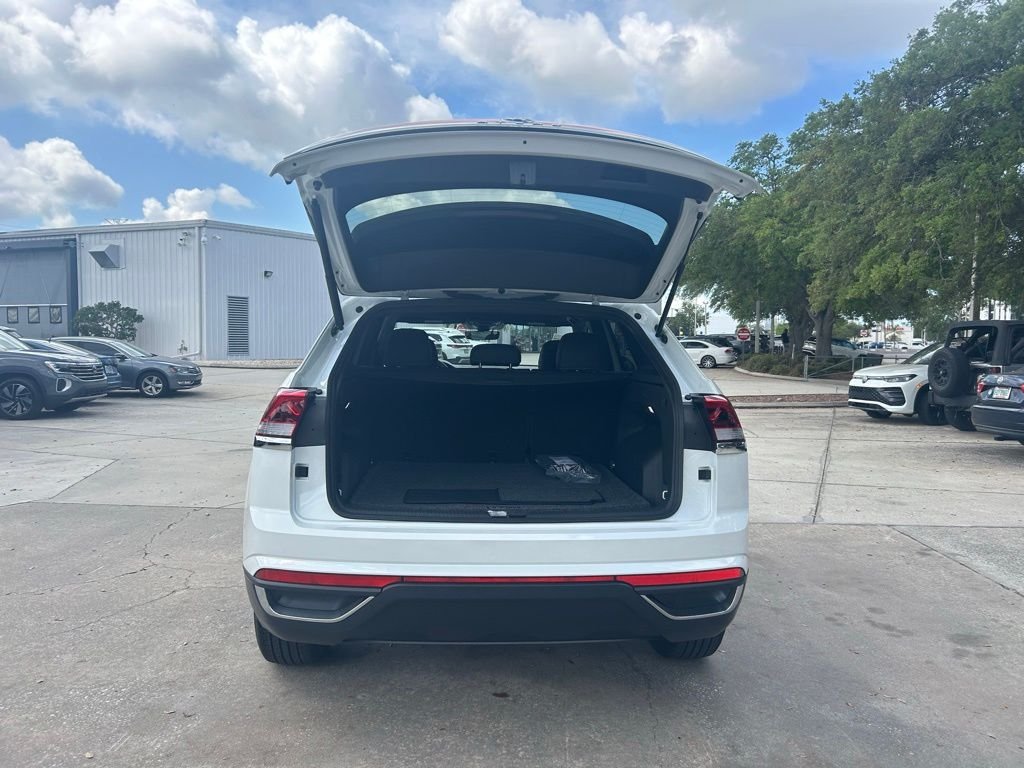 New 2026 White/off-white Volkswagen 2.0T SE image 40