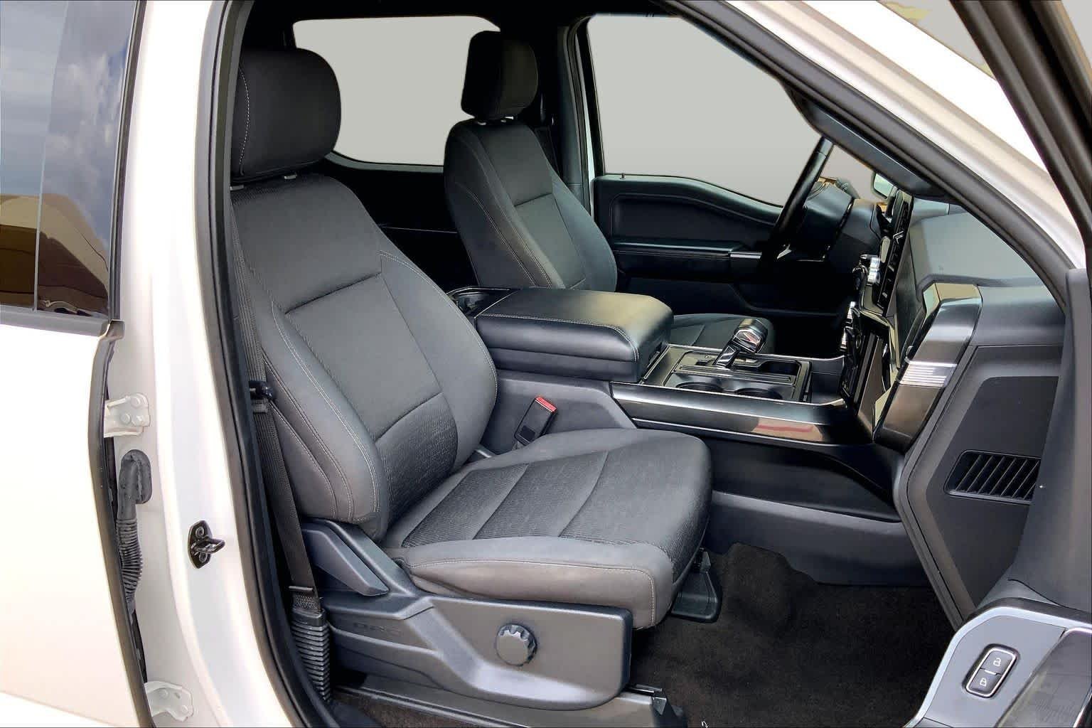 Used 2021 Oxford White Ford XLT image 8