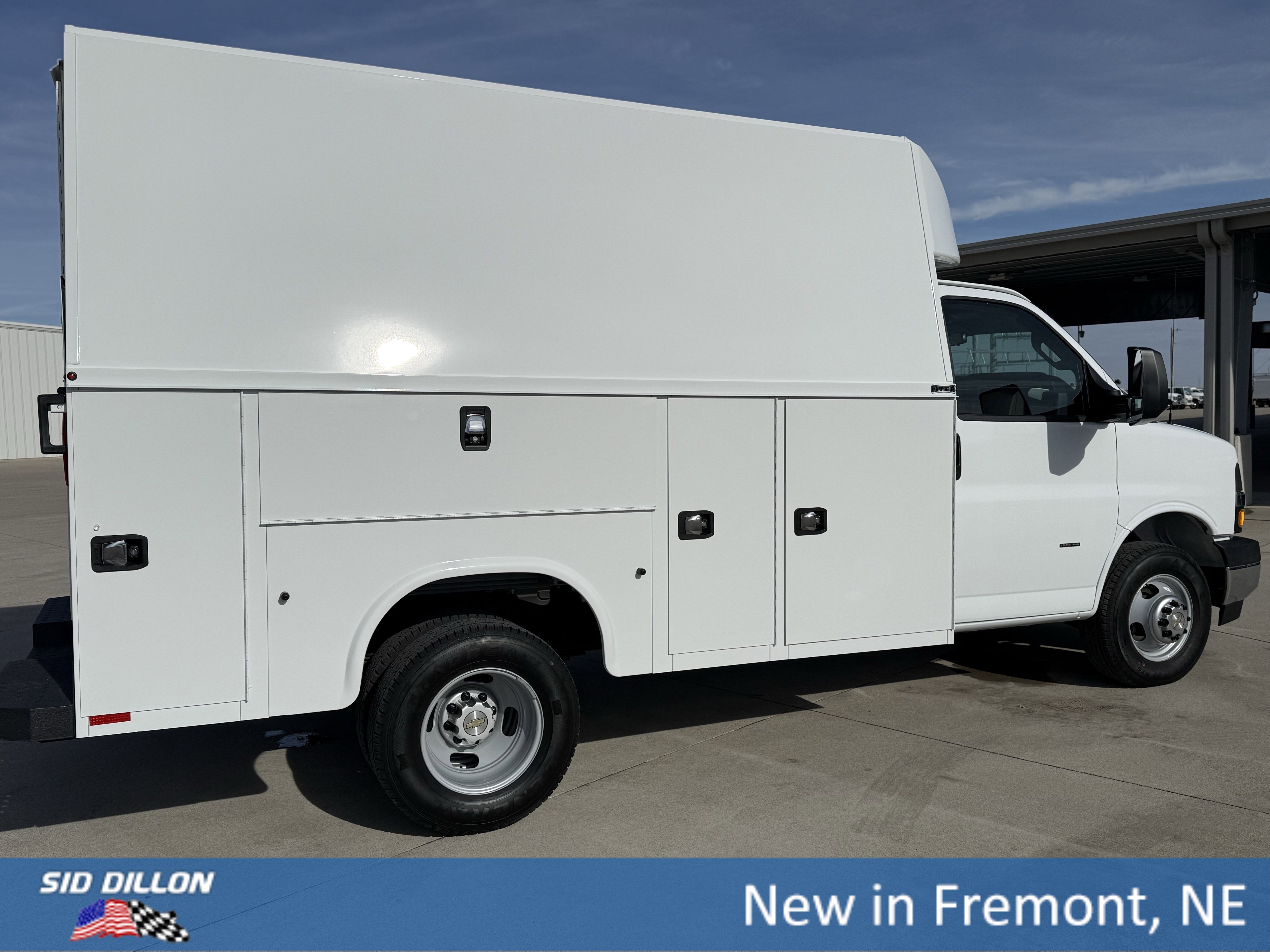 New 2025 Summit White Chevrolet Work Van image 11